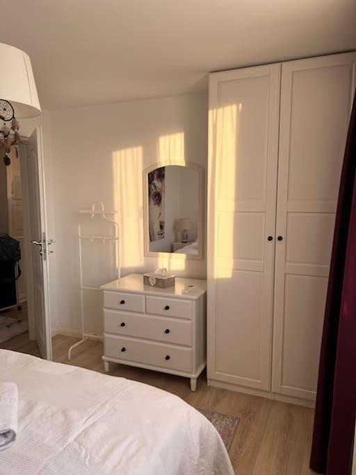 Modern & Cozy 2 Rooms Apartment Bucarest Esterno foto